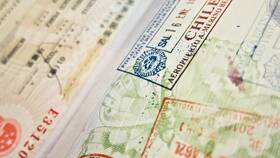 Как продлить визу иностранцу в Лукойл