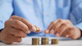 Как рассчитать заработную плату продавцу в Лукойл