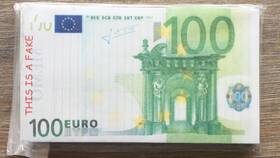 Как выглядит банкнота 100 евро в Лукойл